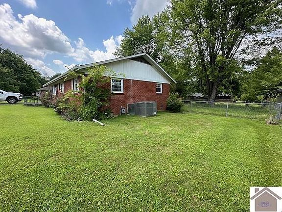 2nd image of 200 W Sandra Dr
