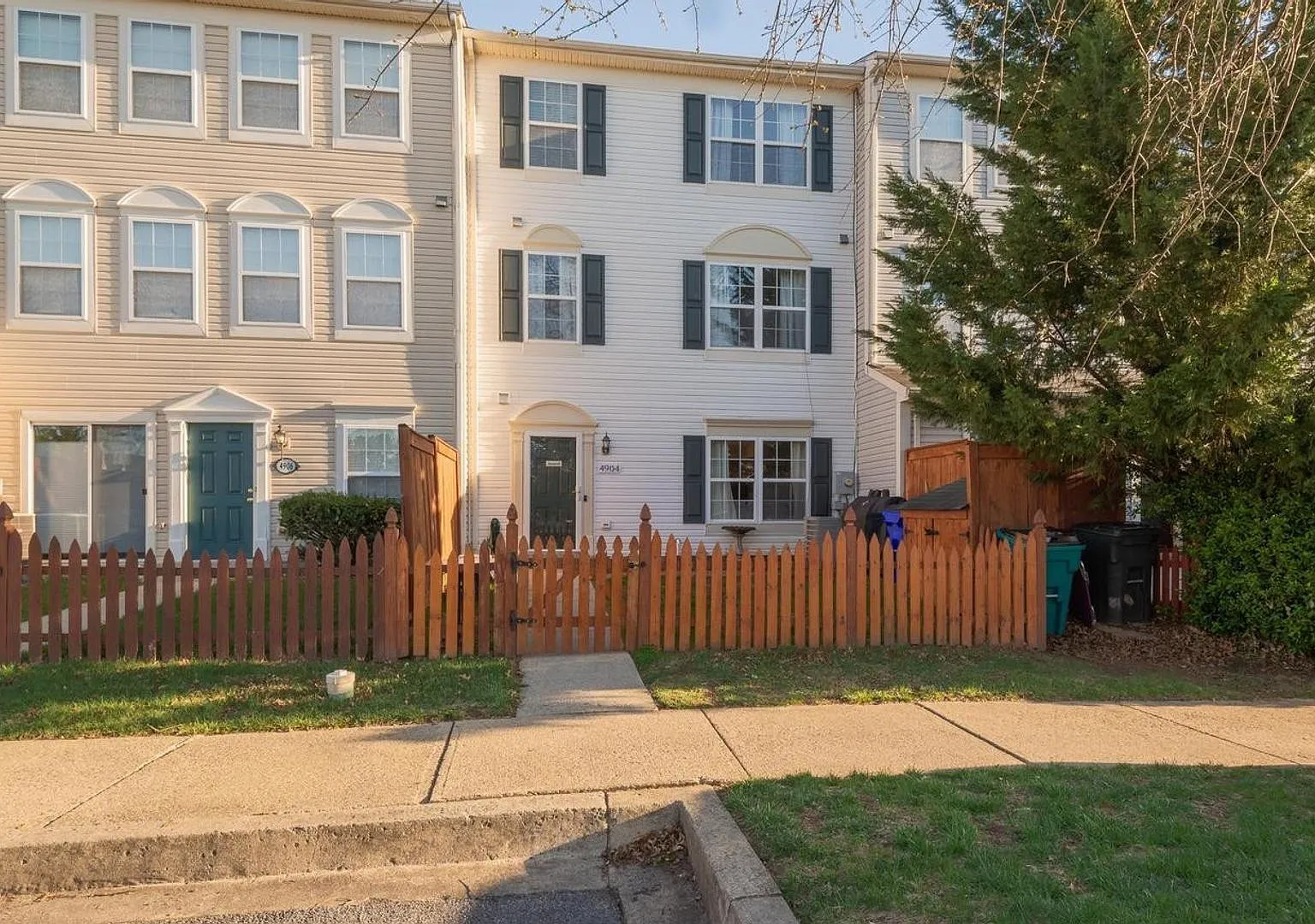 Beautifully maintained townhouse in Wellington Trace available early October! — Photo 2