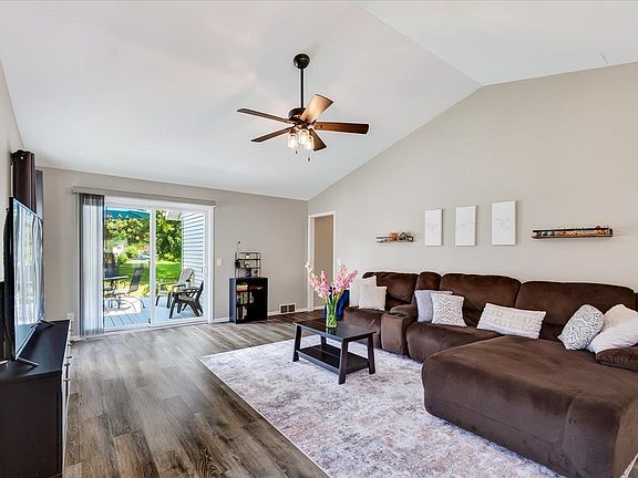 5th image of 7022 Rockstream Dr