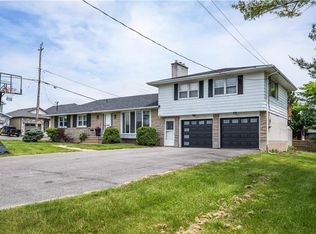 11 Westfield Dr, Loyalist, ON K7N1M8