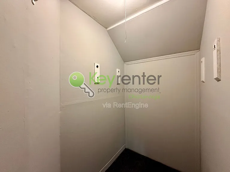 305 Sunrise Ln #B — Photo 10