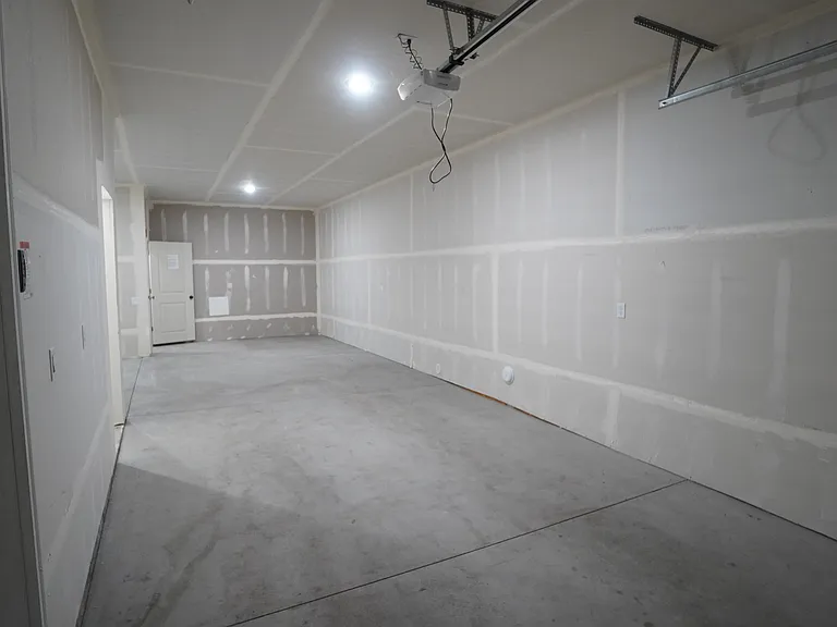 1565 S 150 W — Photo 21