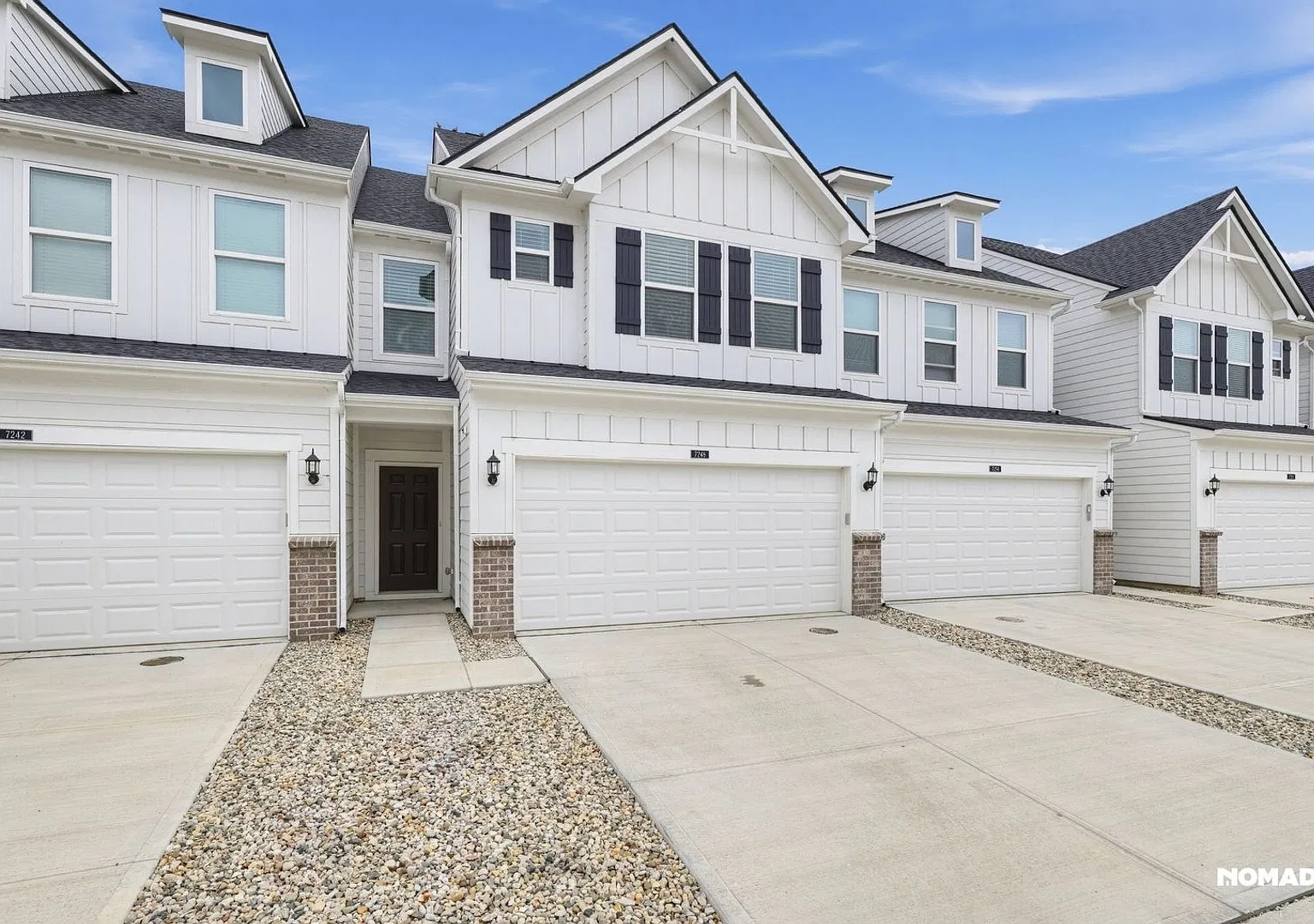 3 bed | 2.5 bath | 1883 sq ft | Townhome — Photo 1