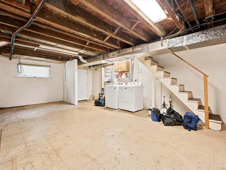 107 Plant Ave — Photo 12