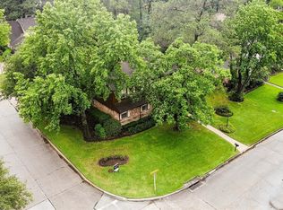 8203 Middlebury Ln, Houston, TX 77070
