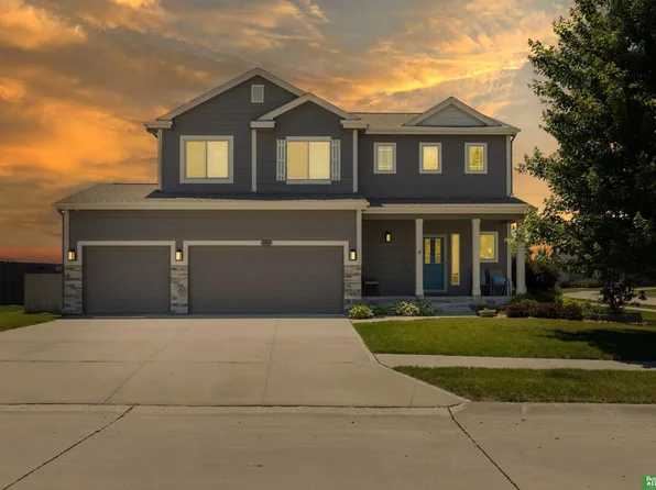 1927 Mesa St, Bellevue, NE 68123