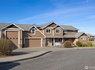 5215 Sparrow Ct, Ferndale, WA 98248