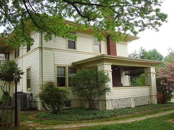 3rd image of 4400 Hilltop Dr