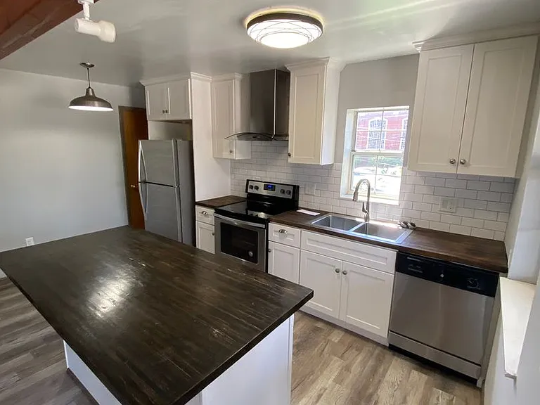 2163 Indianola Ave — Photo 35