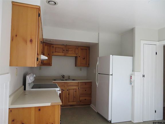 5th image of 4 Lincoln Ave