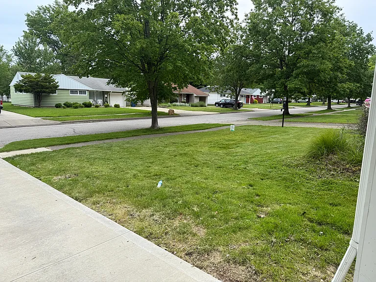 9047 Newkirk Dr — Photo 10