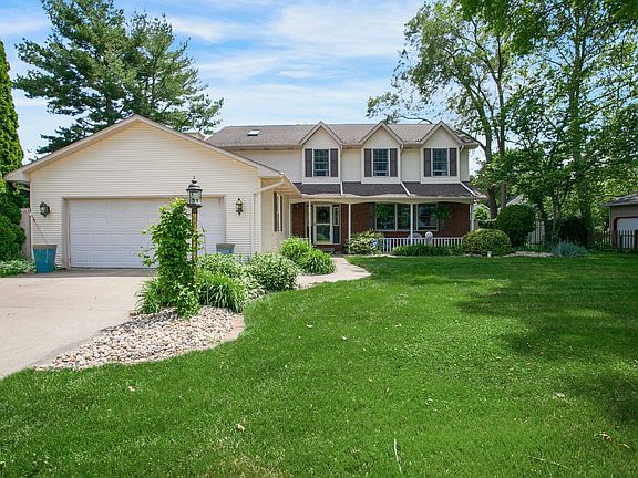 2nd image of 19390 Orchard Heights Dr