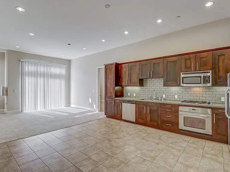 Axis 2300 Apartments — Photo 113