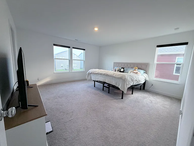 2137 Egbert Rd — Photo 31