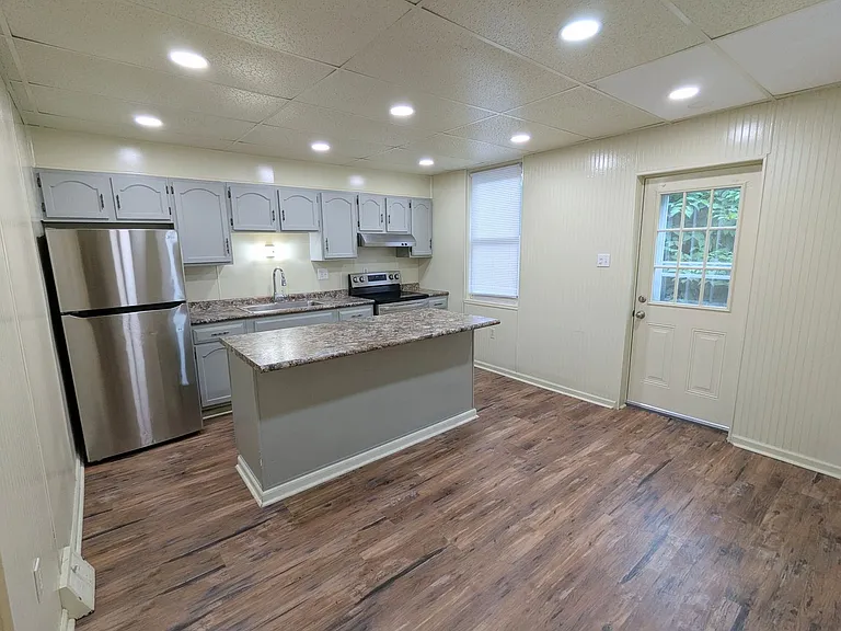 320 Aidyl Ave — Photo 5