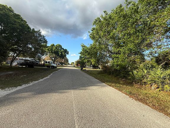 5th image of 3382 NW 31st Avenue