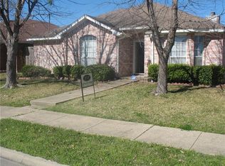 2121 Emerald Oaks Dr, Mesquite, TX 75181