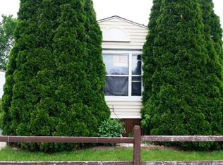 29 Walnut St, Minooka, IL 60447