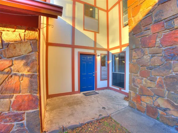 728 Rockridge Cir, Edmond, OK 73034