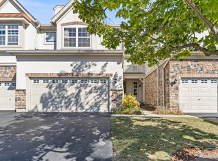 424 Bay Tree Cir, Vernon Hills, IL 60061