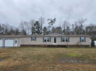 3007 Crystal Lake Dr, Elizabeth City, NC 27909