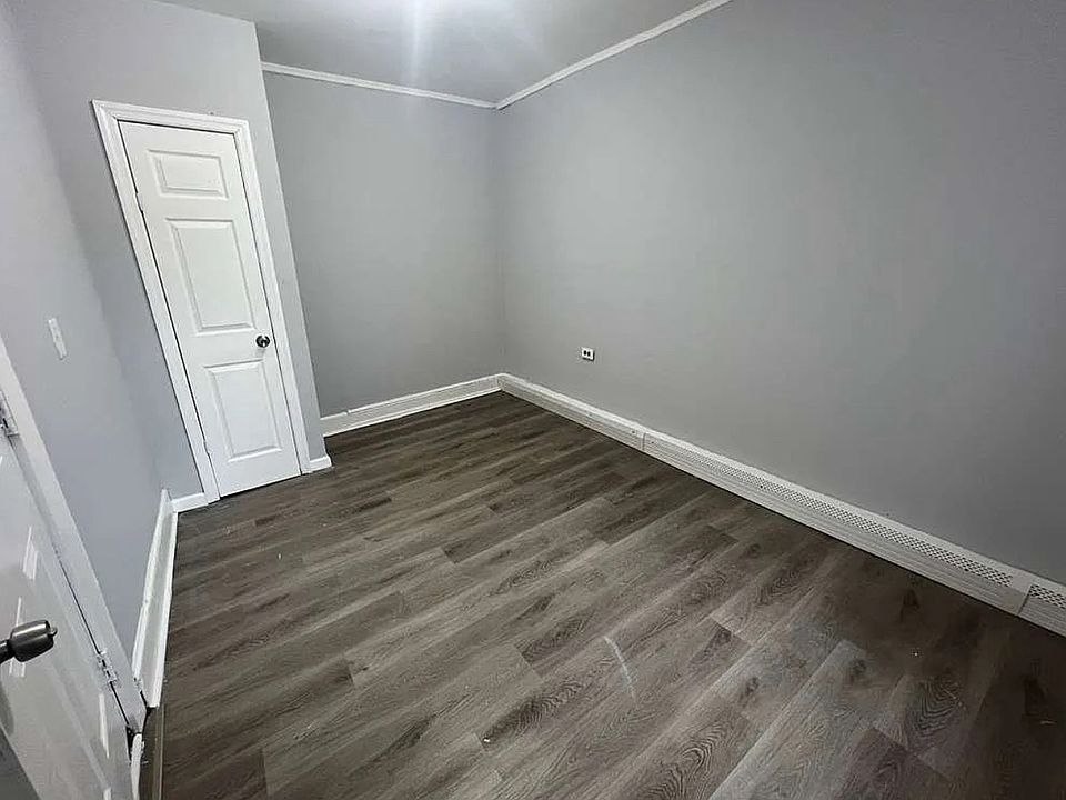2nd image of 313 Market St #5