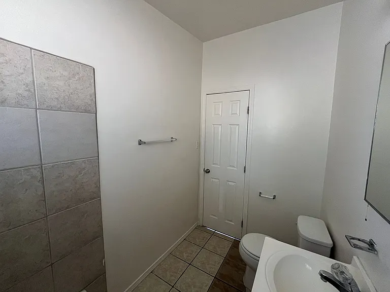 P170 — Photo 35