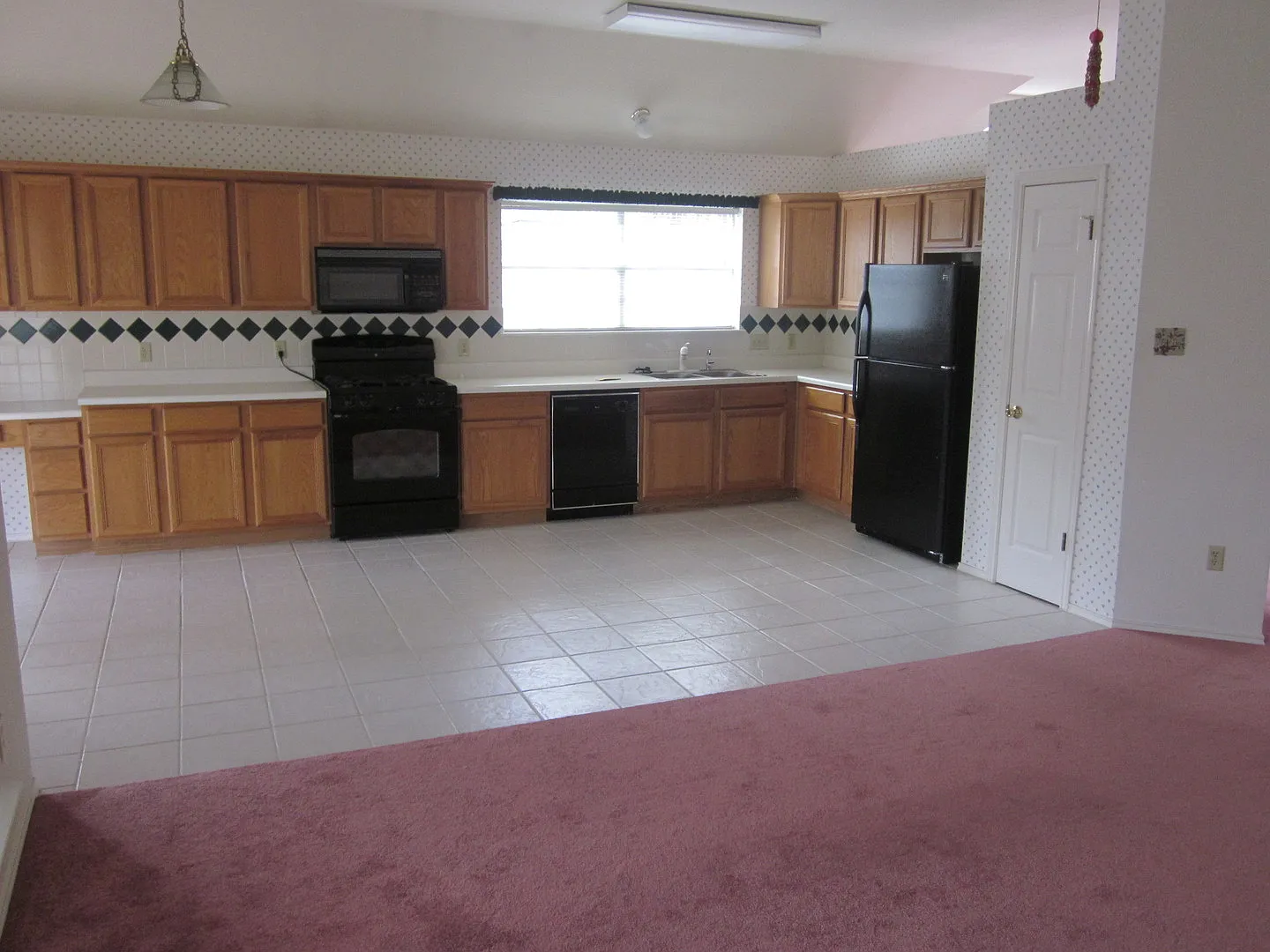 2 Bedroom 2 Bathroom Home-Georgetown — Photo 3