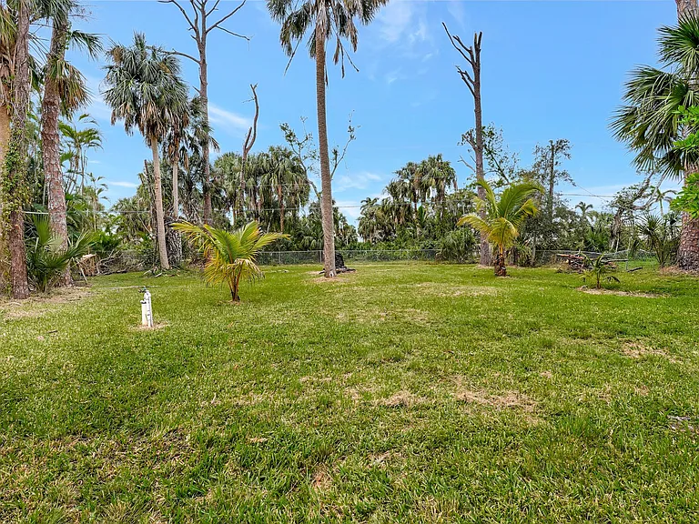 16360 N Oleander Dr — Photo 41