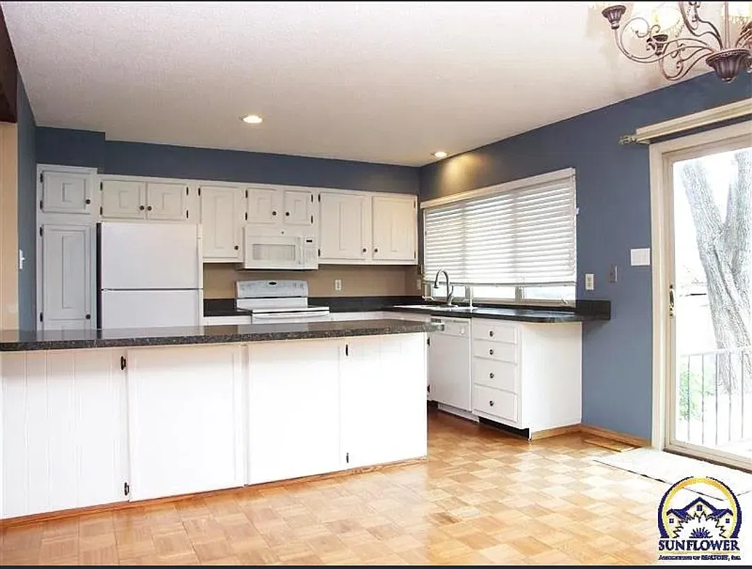 3 bed, 1.5 bath, 1848 sqft, $1,750 — Photo 2