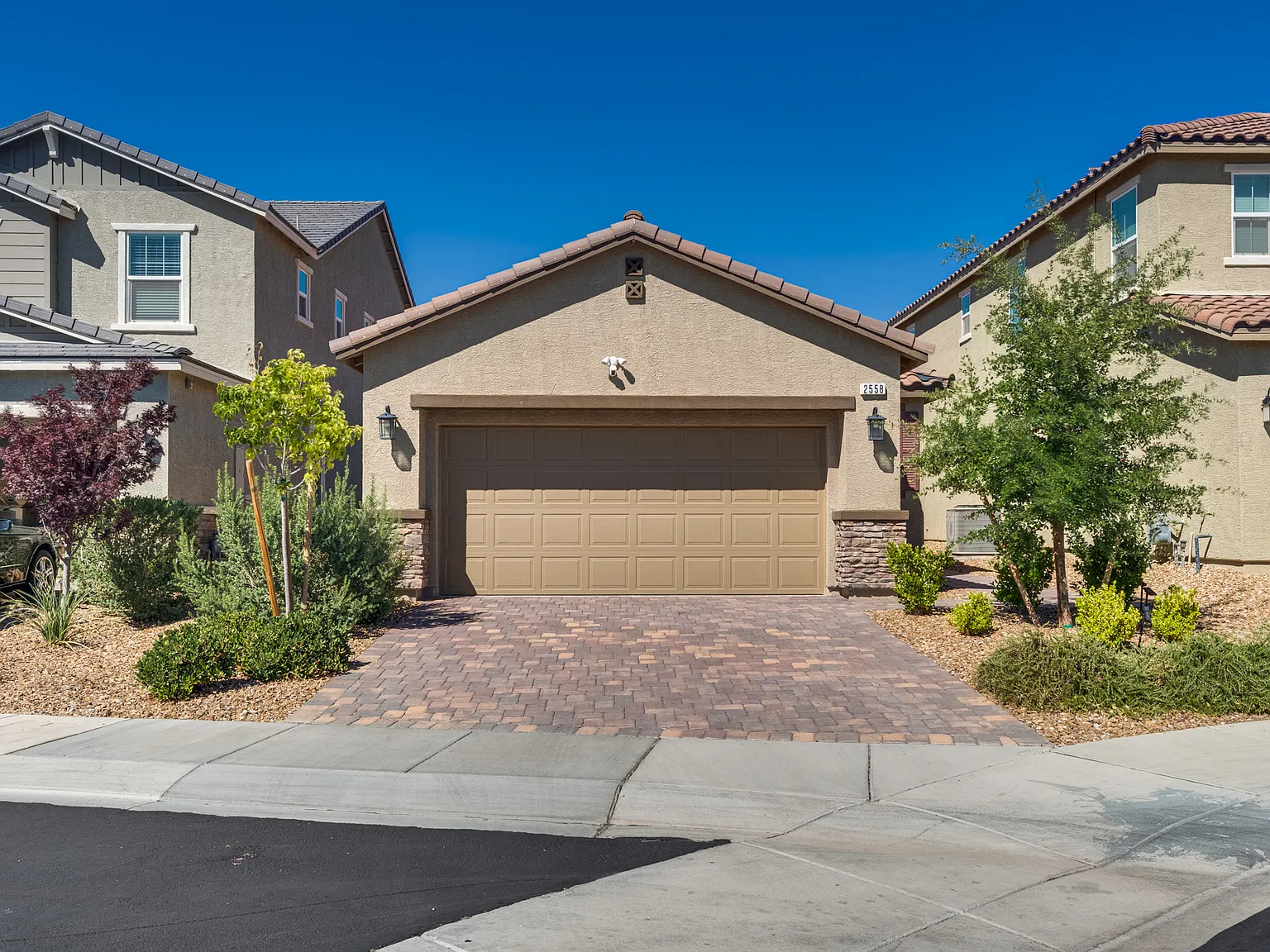 3 bed, 1154 sqft, $2,150 — Photo 2