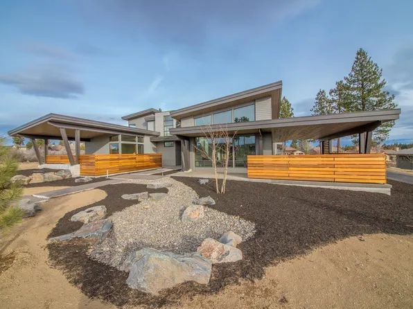 1154 Copper Dr, Britannia Beach, BC V8B
