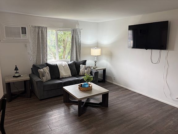 3rd image of 4501 Lafayette Ave #10