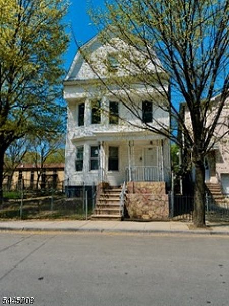 1st image of 225 Chadwick Ave