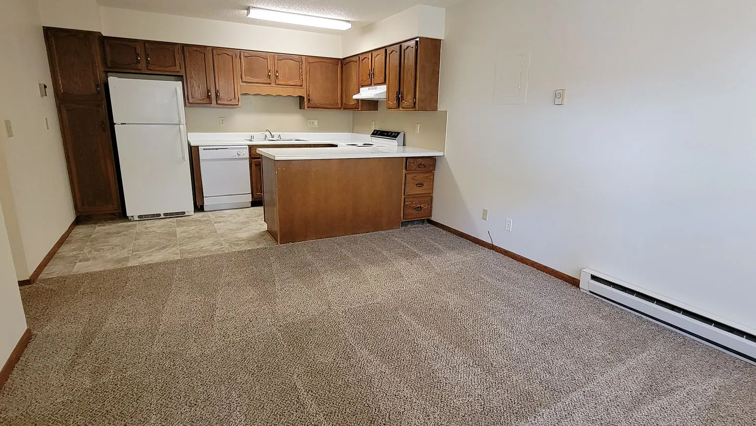 Colfax Manor Apartments — Photo 4