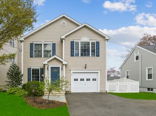 421 Lenox Rd, Fairfield, CT 06825