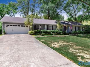 2215 College St SE, Decatur, AL 35601