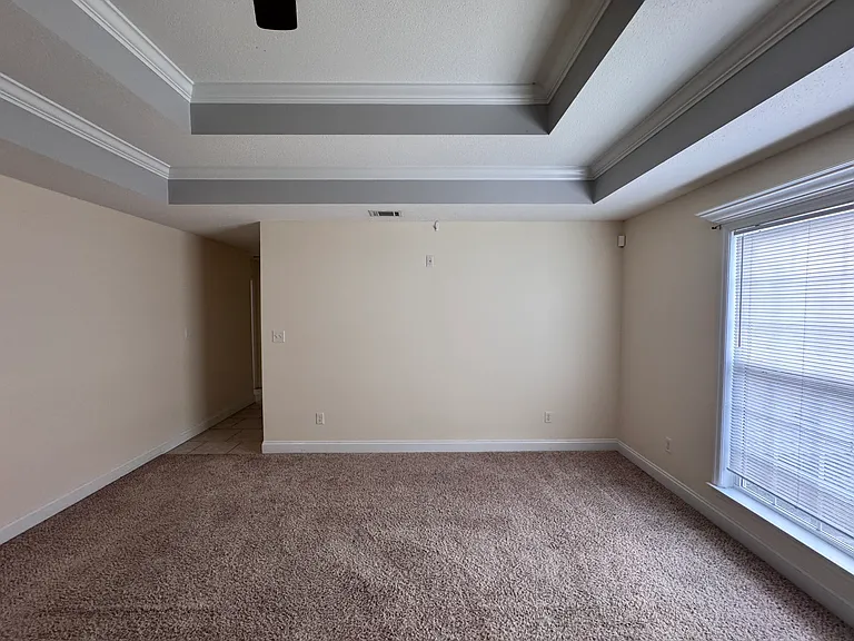 3446 Greenhill Dr — Photo 2