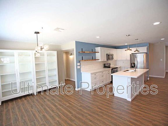 4th image of 17802 N 43rd Way
