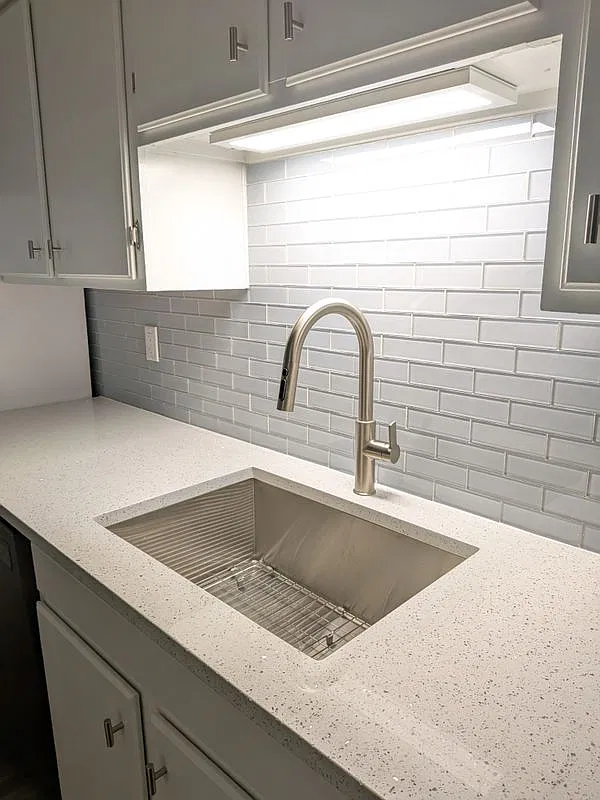 2 bed, 2.0 bath, 951 sqft, $2,800 — Photo 3