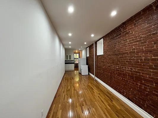 Rented by Highline Residential | media 38