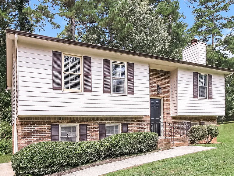 80 Belmont Park Ln — Photo 5