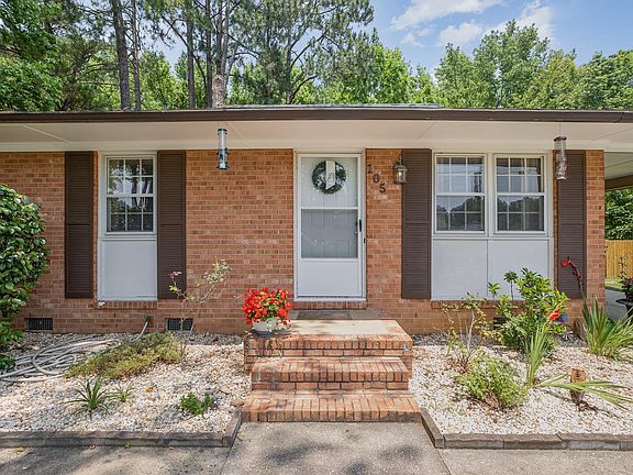 2nd image of 105 Gulf Dr