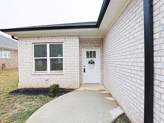 4th image of 815 Elmdale Rd