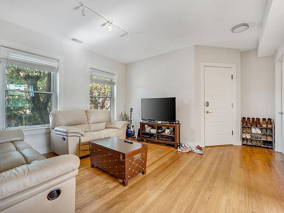 2nd image of 3608 N Oakley Ave #2