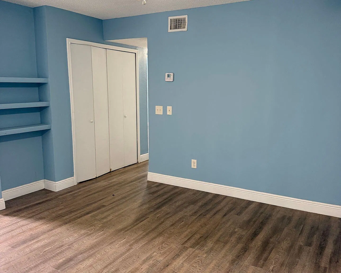 2 bed, 800 sqft, $900 — Photo 3