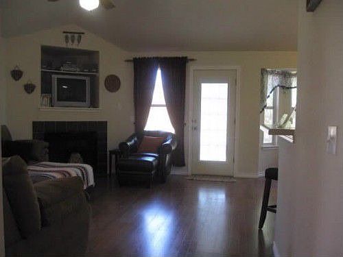 2nd image of 1003 Sonny Dr