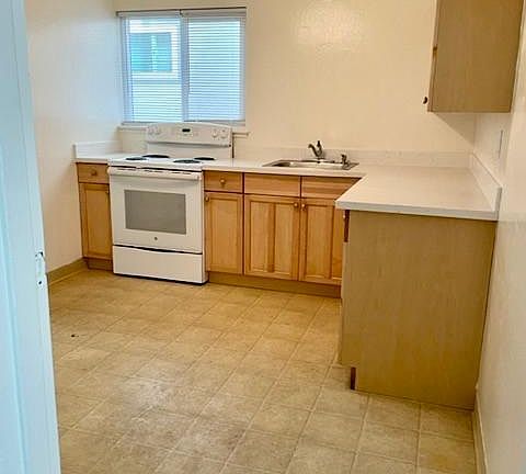 2nd image of 18 Linden Ave APT 2