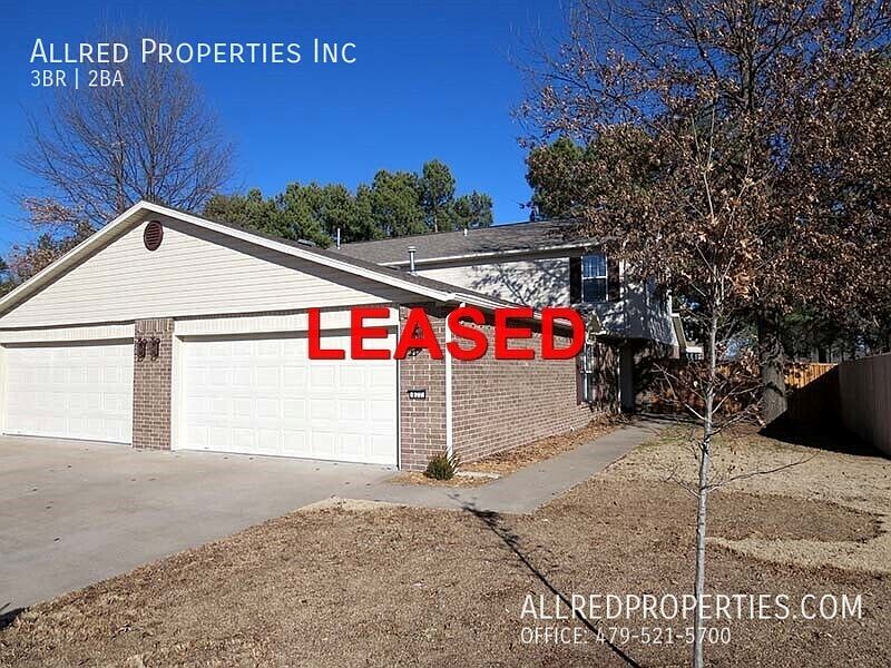 1st image of 824 N Daisy Ln