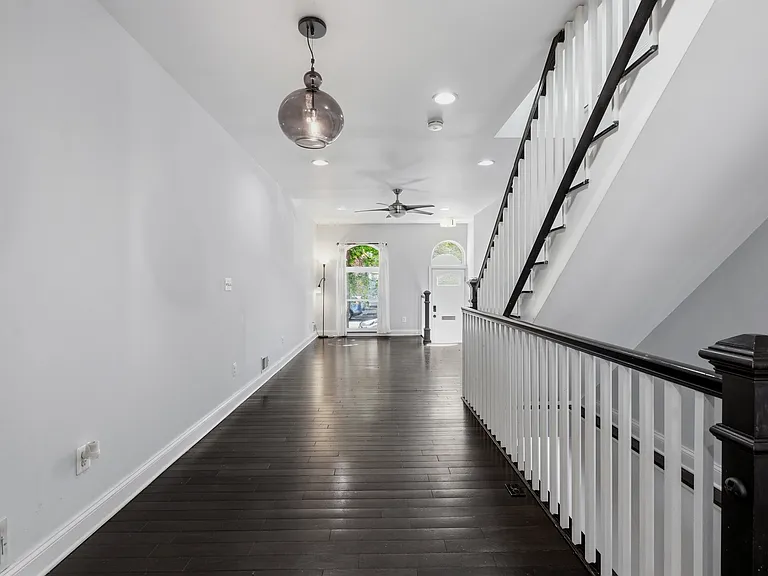 412 S East Ave — Photo 9